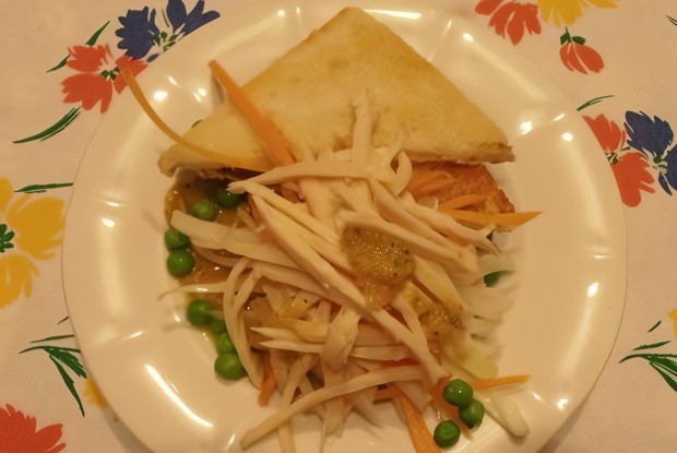 Жюльен из курицы с соусом из куркумы