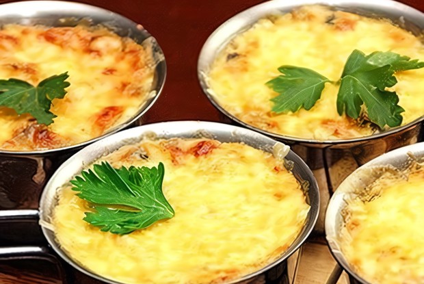 Жюльен с курицей, грибами и картошкой