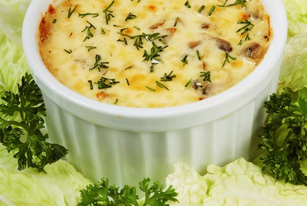 Жюльен с ветчиной и грибами