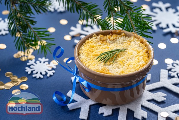 Жюльен с курицей, грибами и плавленым сыром