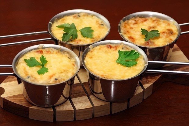 Жюльен с курицей и вешенками