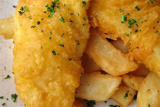 Золотистая рыба в кляре