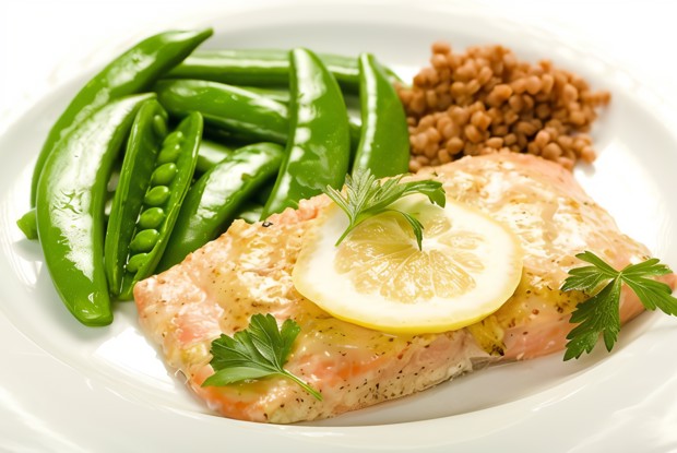 Золотистый лосось в лимонной глазури