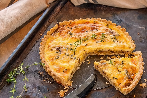 Золотистый луковый пирог