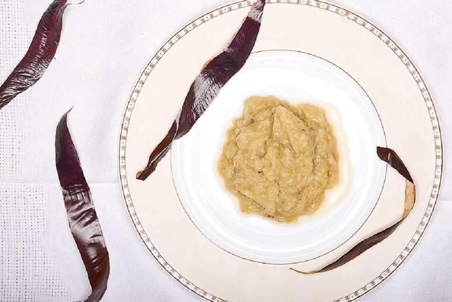 Фото рецепта Баклажанная икра с кинзой