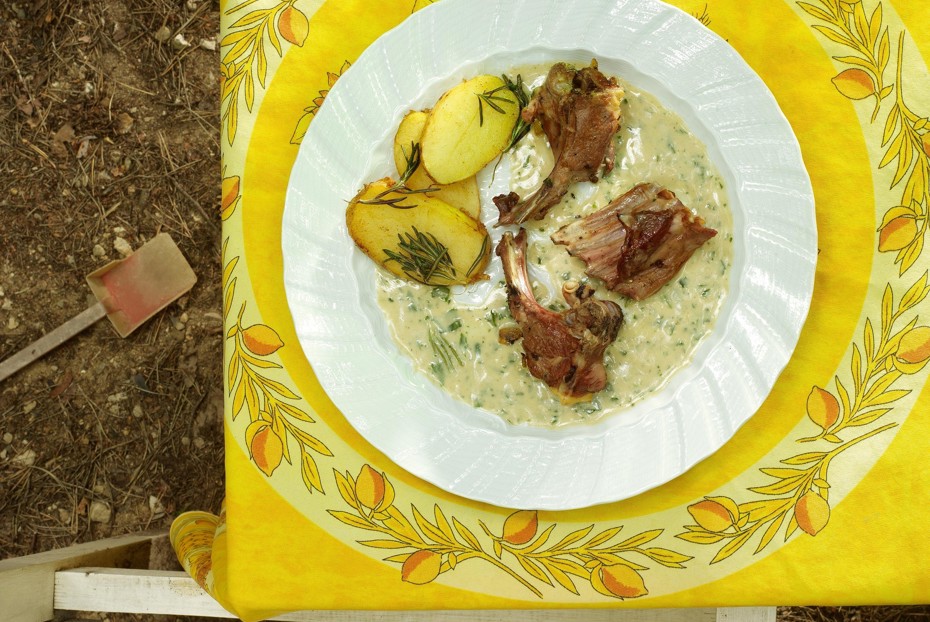 Фото рецепта Баранья корейка с чехонью, белым вином и картошкой