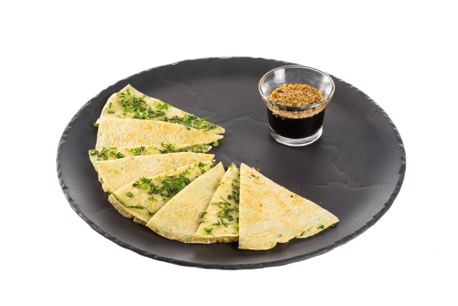 Фото рецепта Блинчики с зеленым луком и кинзой