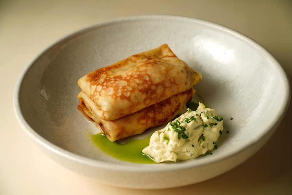 Фото рецепта Блины с моцареллой и ветчиной