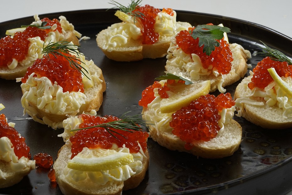 Фото рецепта Бутерброд с икрой по рецепту ресторана «Прага»