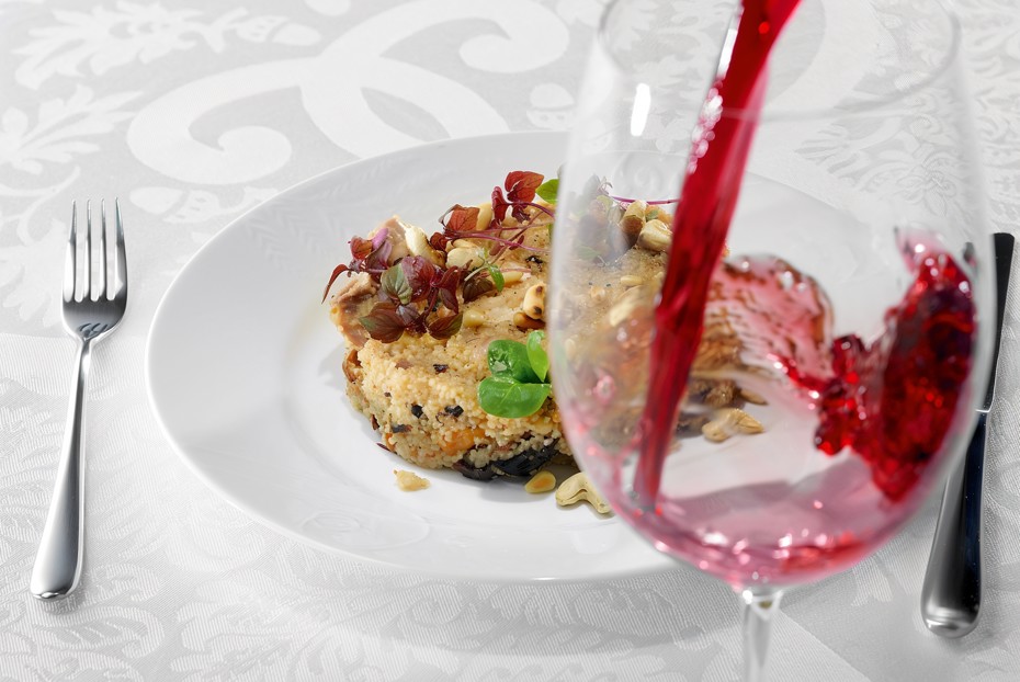 Фото рецепта Цесарка с кускусом и сухофруктами