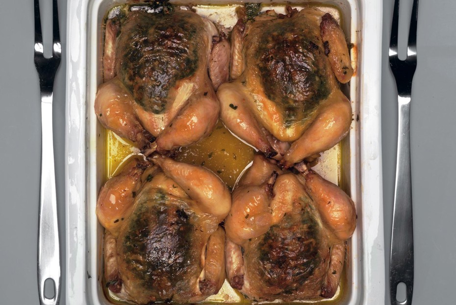 Фото рецепта Цыплята со сливочным маслом, чесноком и петрушкой