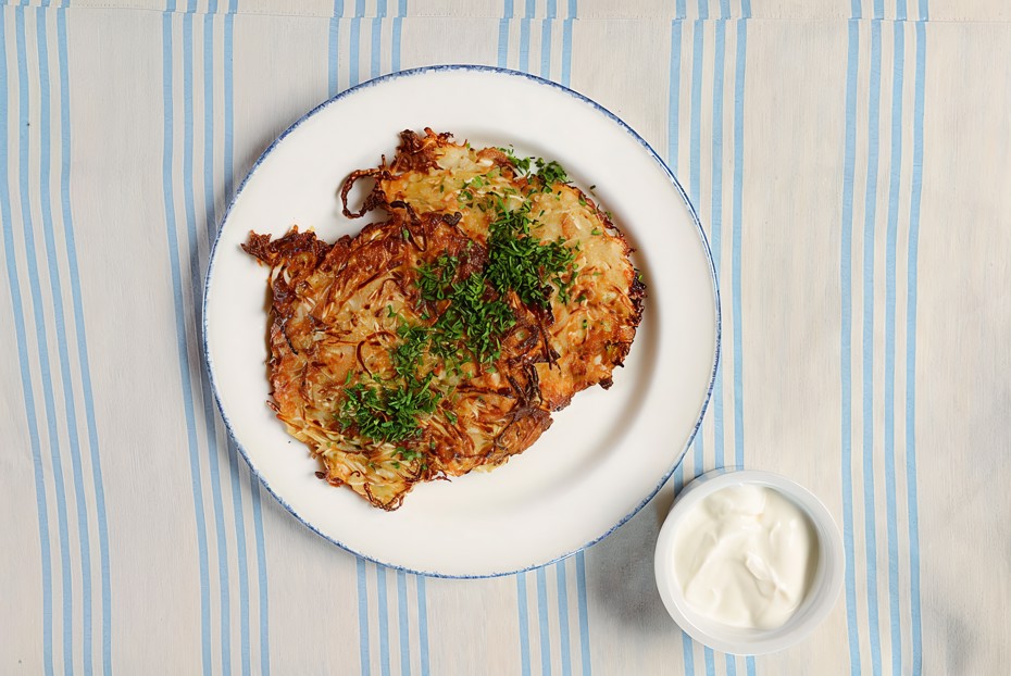 Фото рецепта Драники с квашеной капустой