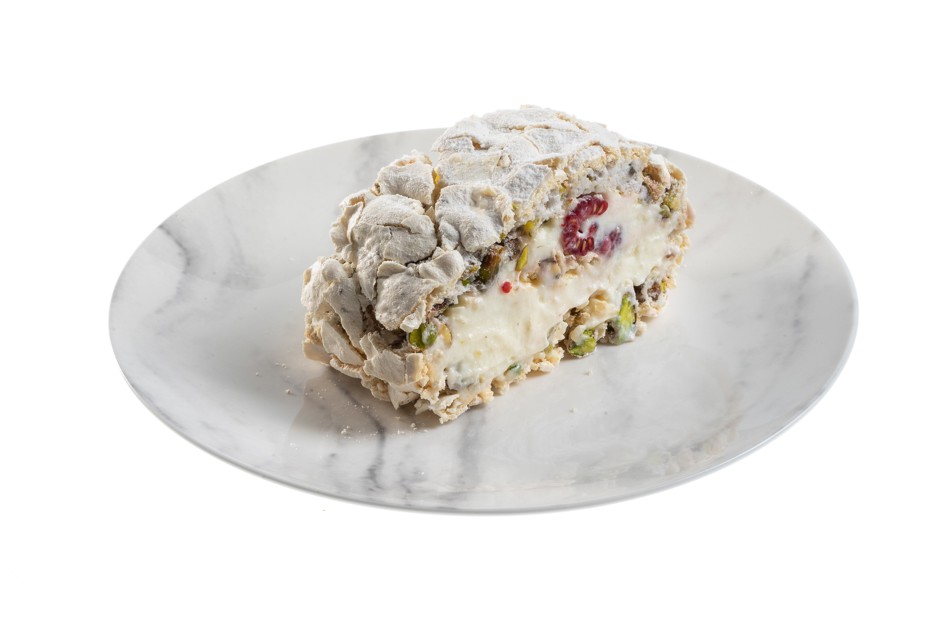 Фото рецепта Фисташковый рулет с малиной