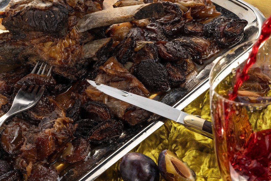 Фото рецепта Говядина со сливами