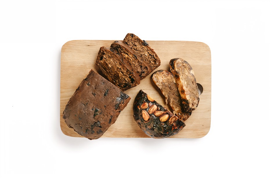 Фото рецепта Хлеб из ореховой муки с сухофруктами