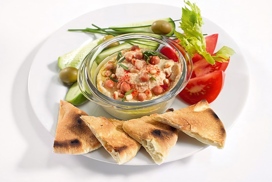 Фото рецепта Хумус с кедровыми орехами и кайенским перцем