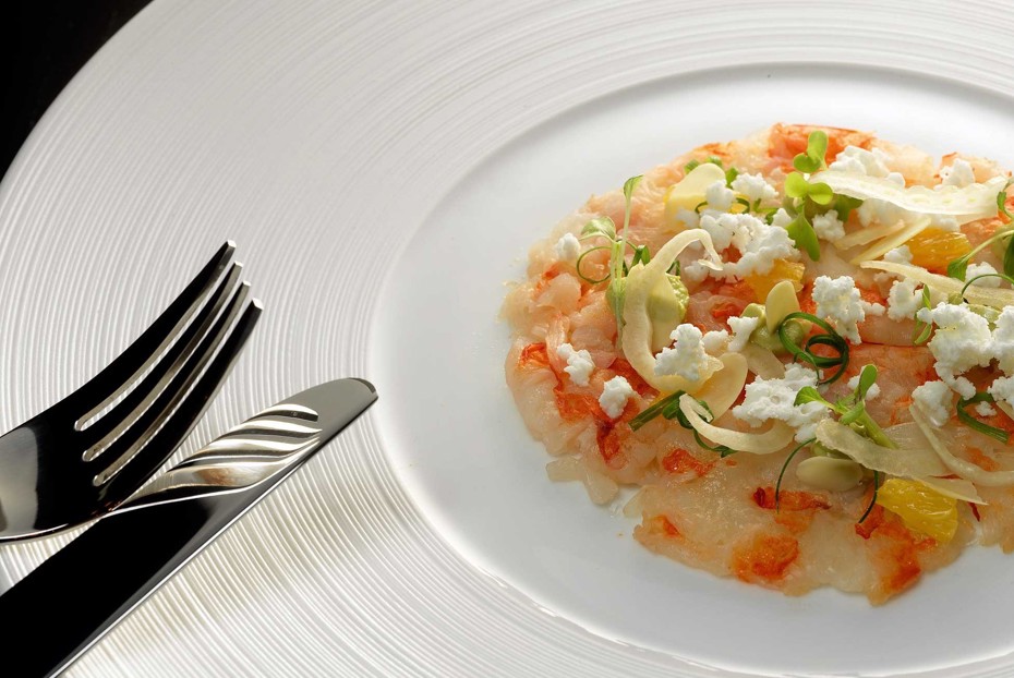 Фото рецепта Карпаччо из креветок с мороженым из йогурта