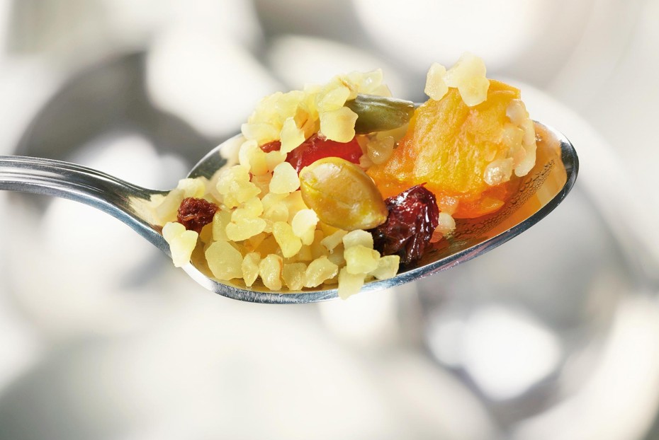 Фото рецепта Каша из булгура с сухими фруктами и медом