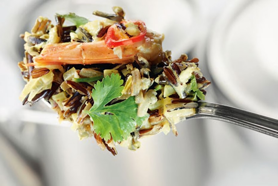 Фото рецепта Каша карри из дикого риса с креветками