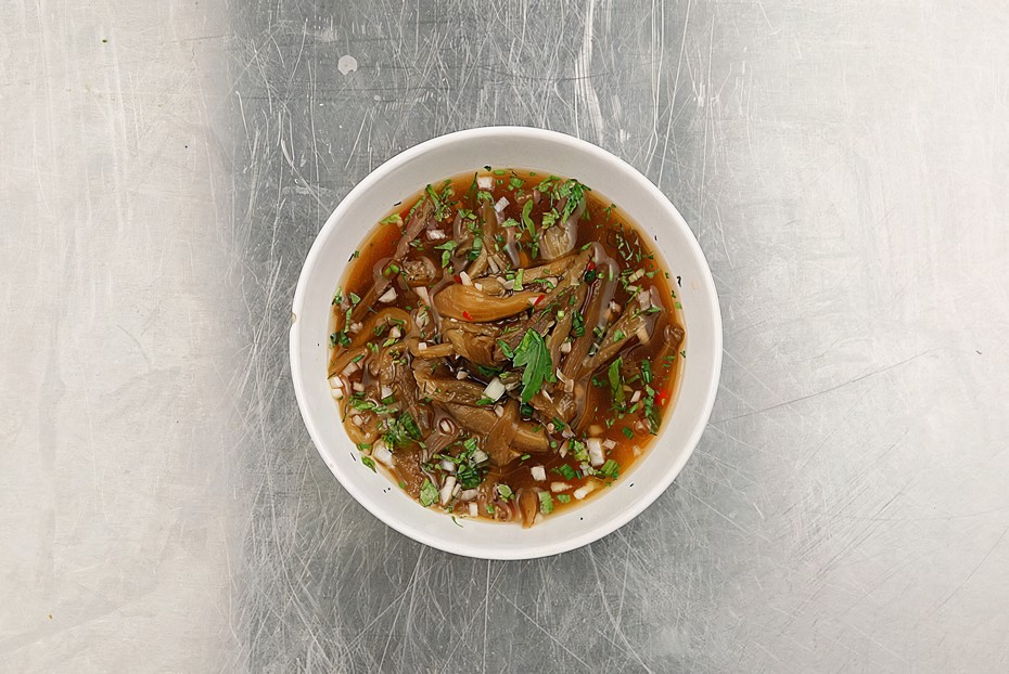 Фото рецепта Китайский холодный суп из баклажанов