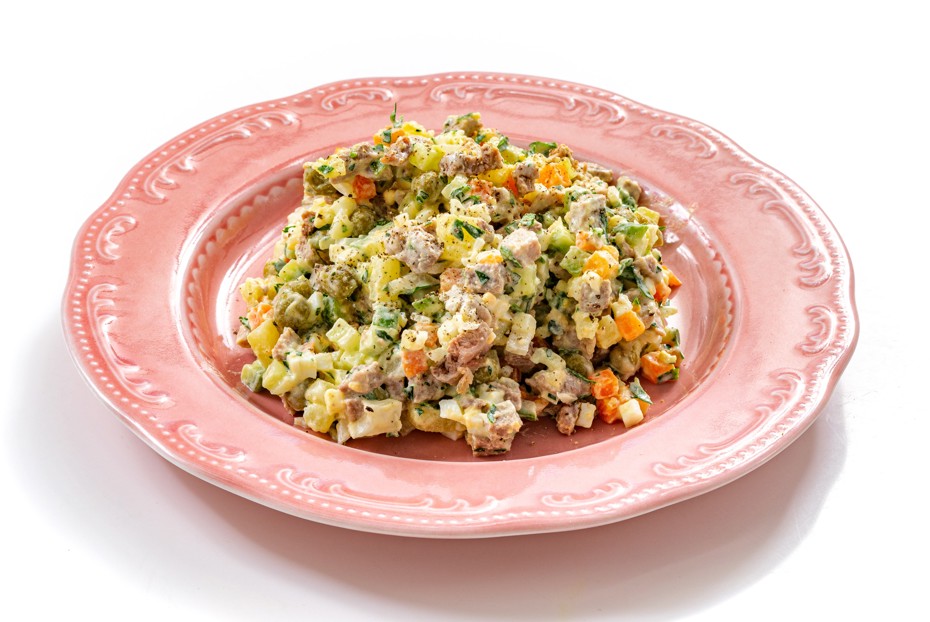 Фото рецепта Классический оливье с говядиной