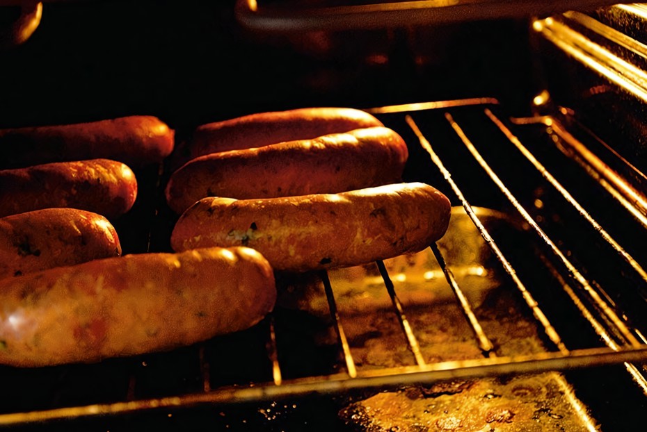 Фото рецепта Колбаски с паприкой и вялеными помидорами