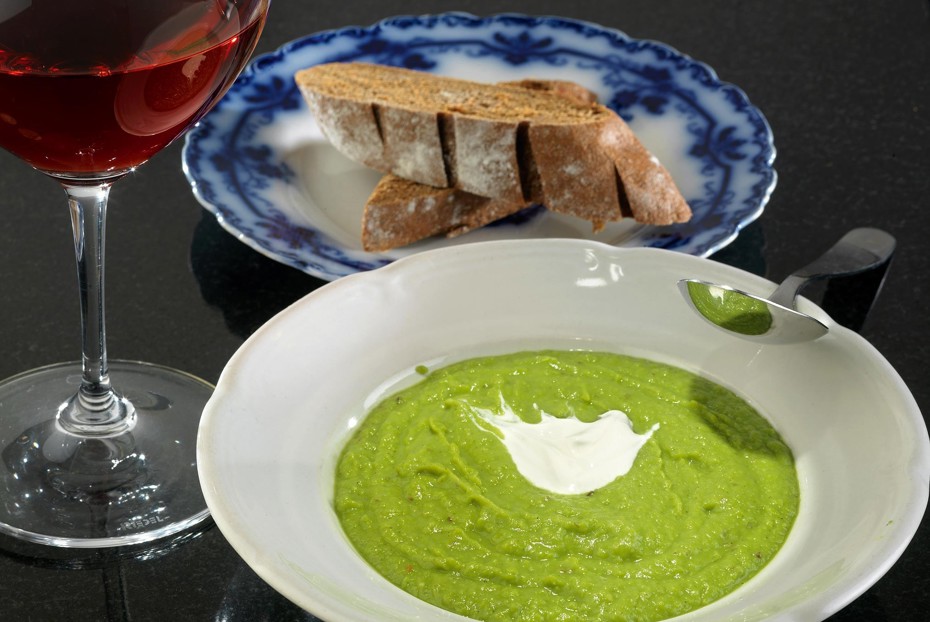 Фото рецепта Крем-суп с чесноком и зеленым горошком