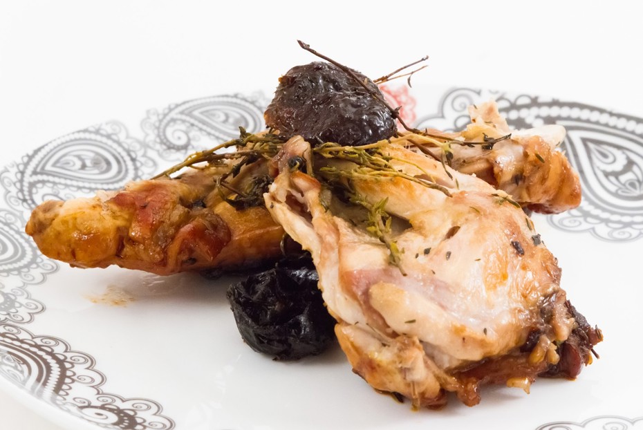 Фото рецепта Кролик с черносливом