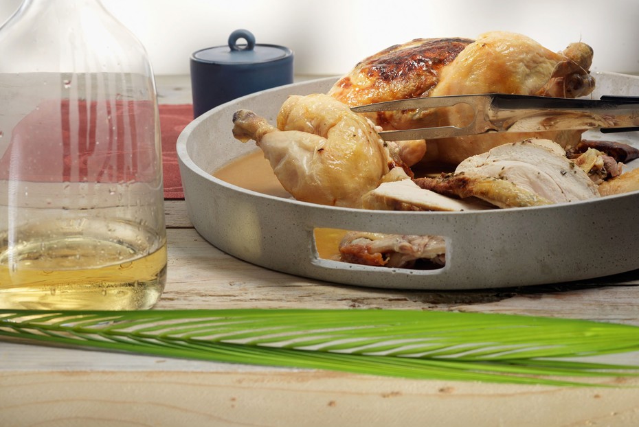 Фото рецепта Курица, запеченная с ароматным маслом и мандаринами