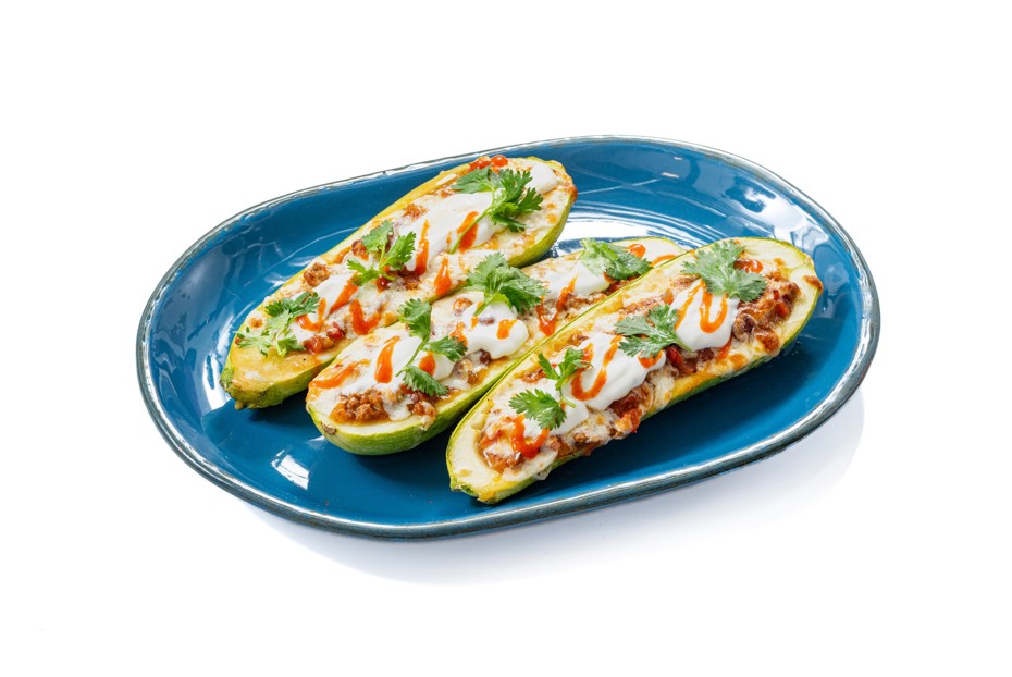 Фото рецепта Лодочки из кабачков с чили кон карне