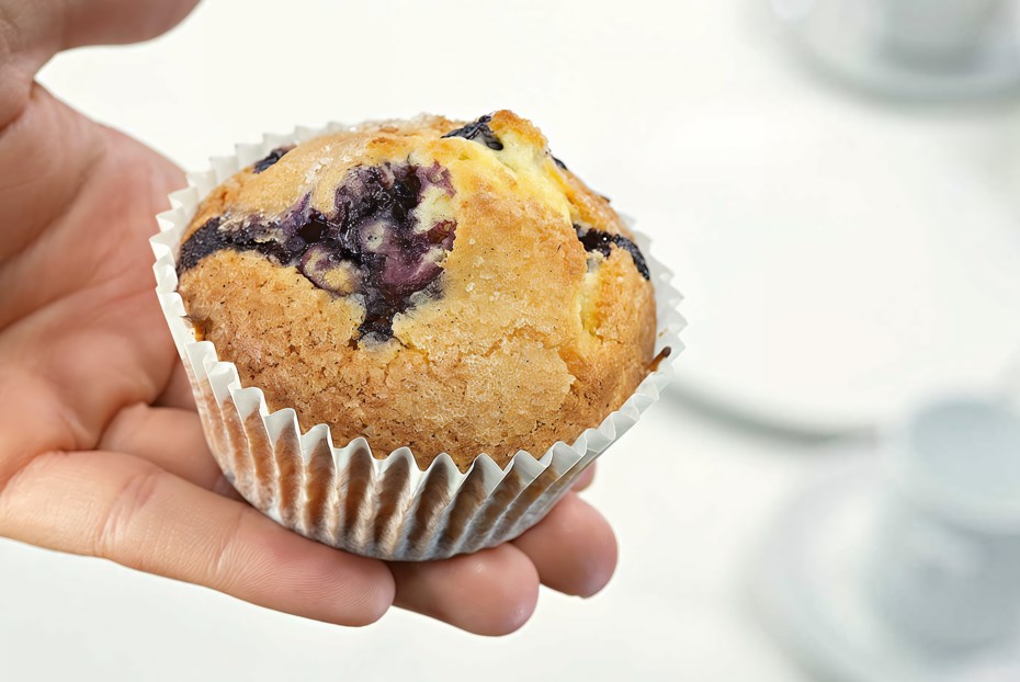 Фото рецепта Маффины с голубикой и мускатным орехом