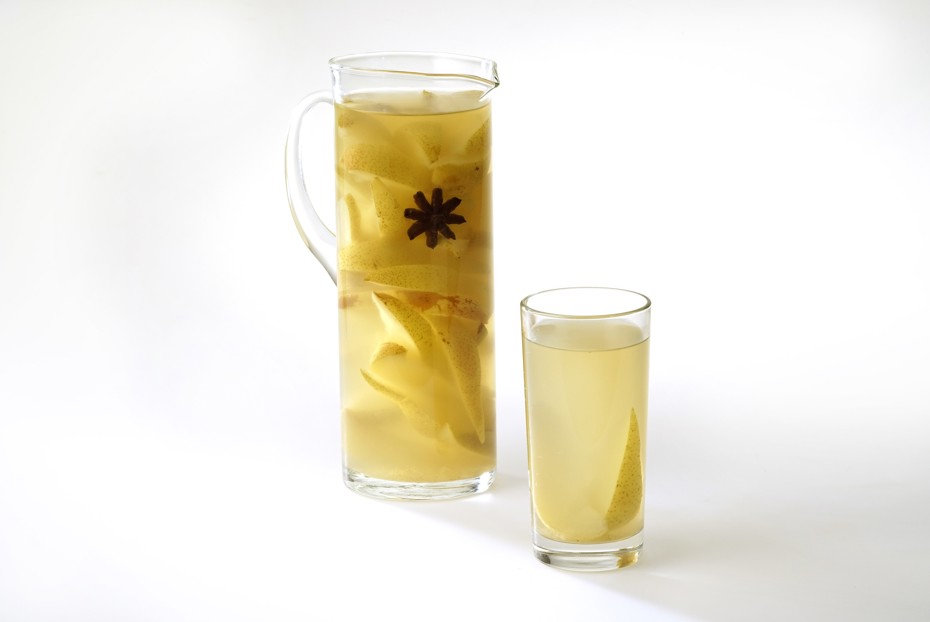 Фото рецепта Медовый компот с грушами и пряностями