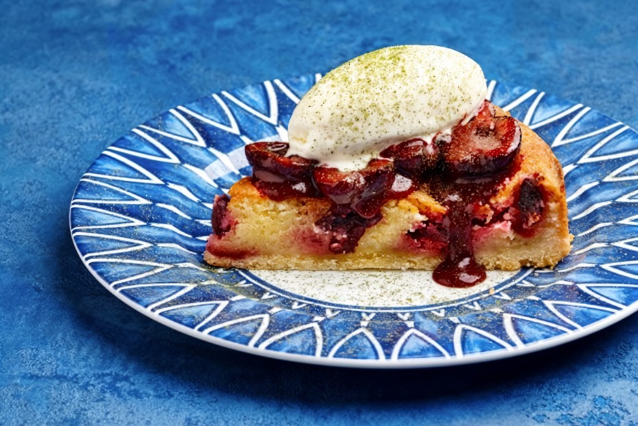 Фото рецепта Миндальный пирог с черешней