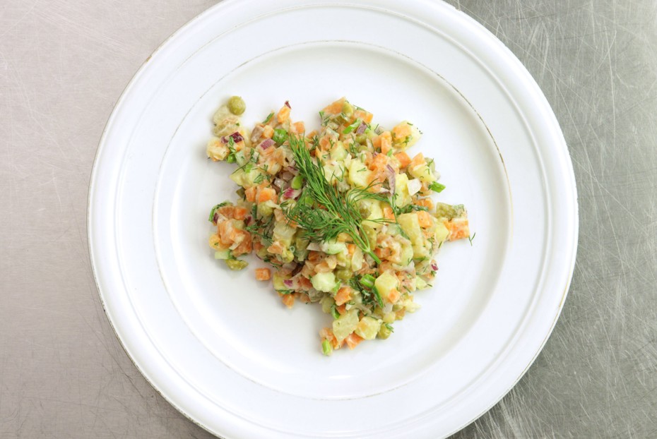 Фото рецепта Оливье с семгой