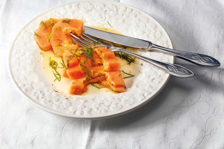 Фото рецепта Папайя с соком лайма, медом, мятой и базиликом