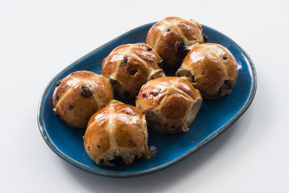 Фото рецепта Пасхальные булочки с крестом