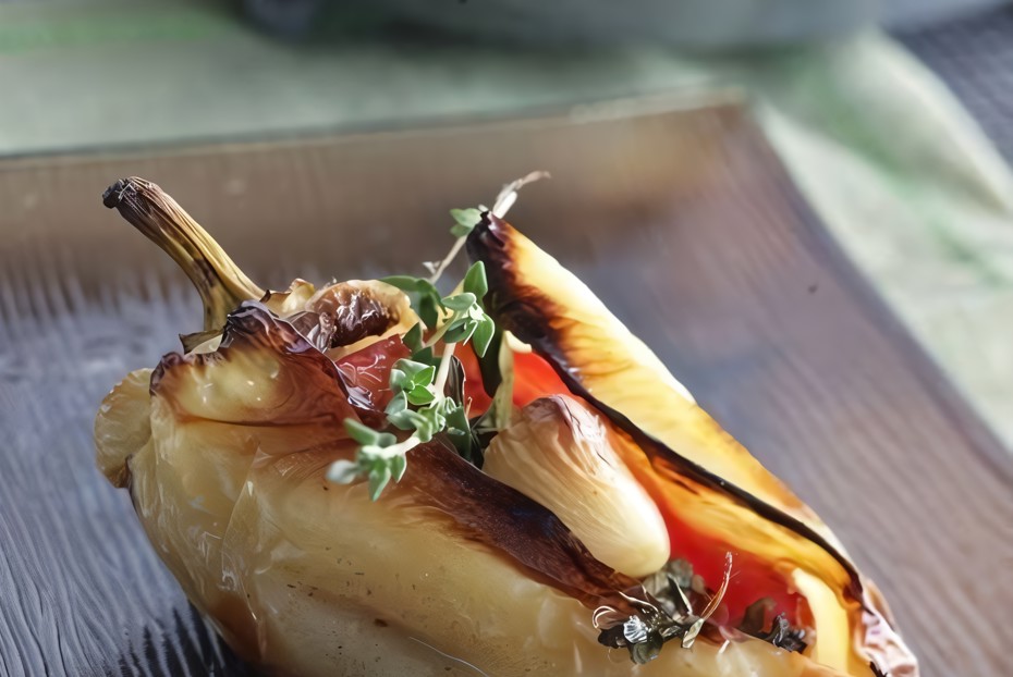 Фото рецепта Перец фаршированный помидорами