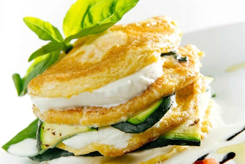 Фото рецепта Пирамида из омлета и моцареллы