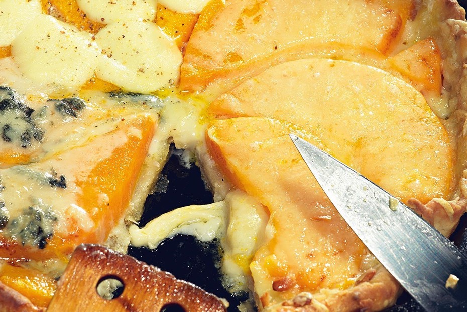 Фото рецепта Пирог с тыквой и сыром