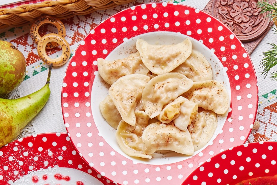 Фото рецепта Постные вареники с айвой и кокосовыми сливками
