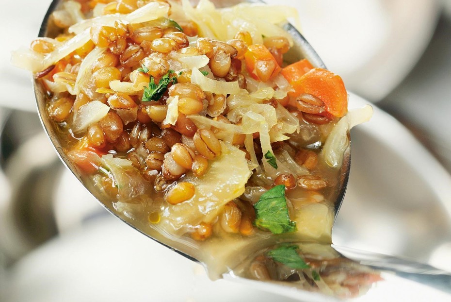 Фото рецепта Пшеничная каша с капустой и морковью