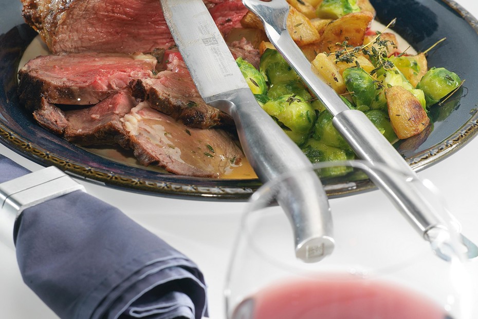 Фото рецепта Рибай с молодой картошкой, брюссельской капустой и соусом грейви