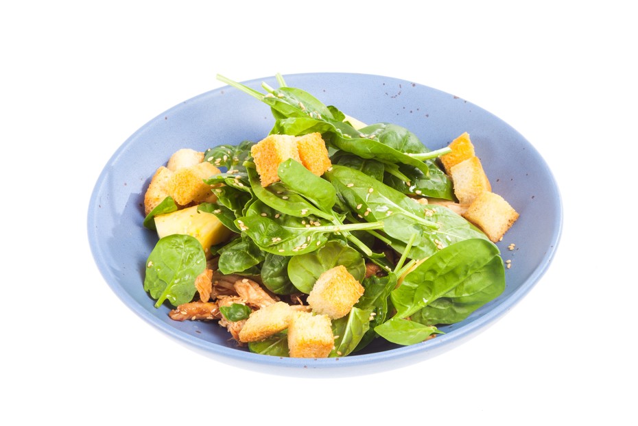 Фото рецепта Салат из копченой курицы с ананасом и соусом хойсин