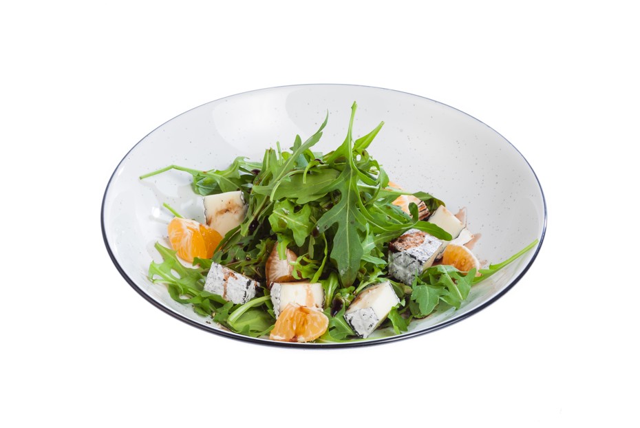 Фото рецепта Салат с мандаринами и камамбером