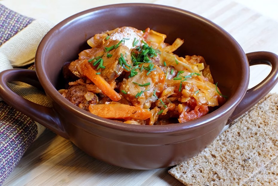 Фото рецепта Савойская капуста с копчеными колбасками