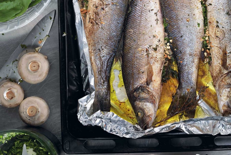 Фото рецепта Сибас с тимьяном и грибами