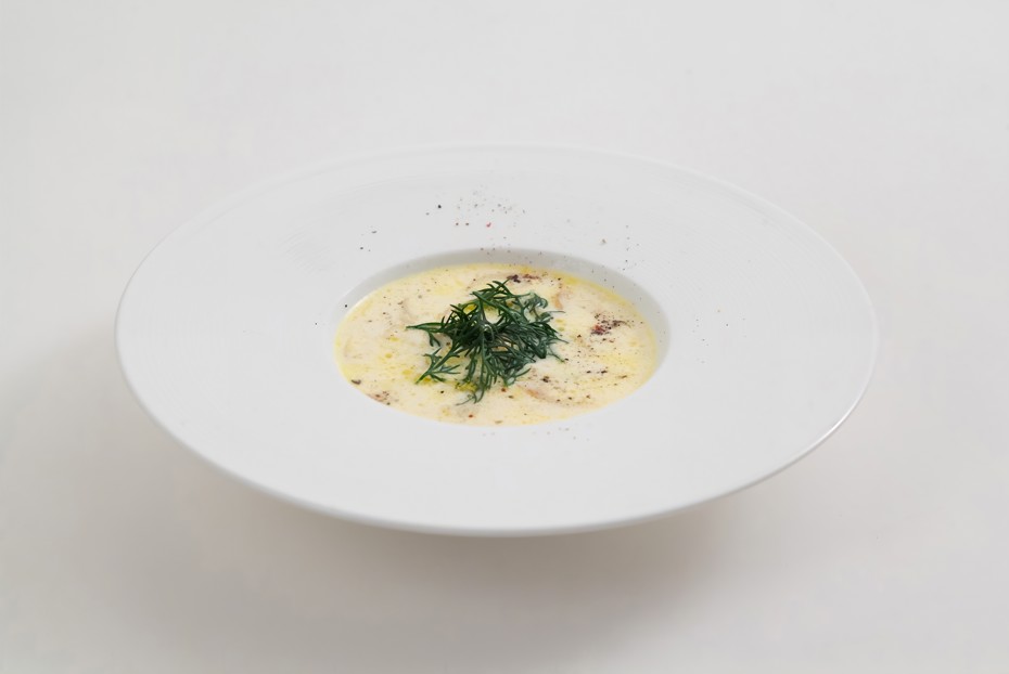 Фото рецепта Сливочный суп с лисичками и пореем