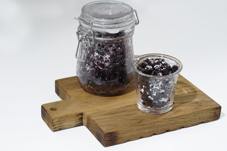 Фото рецепта Сухое варенье из черноплодной рябины