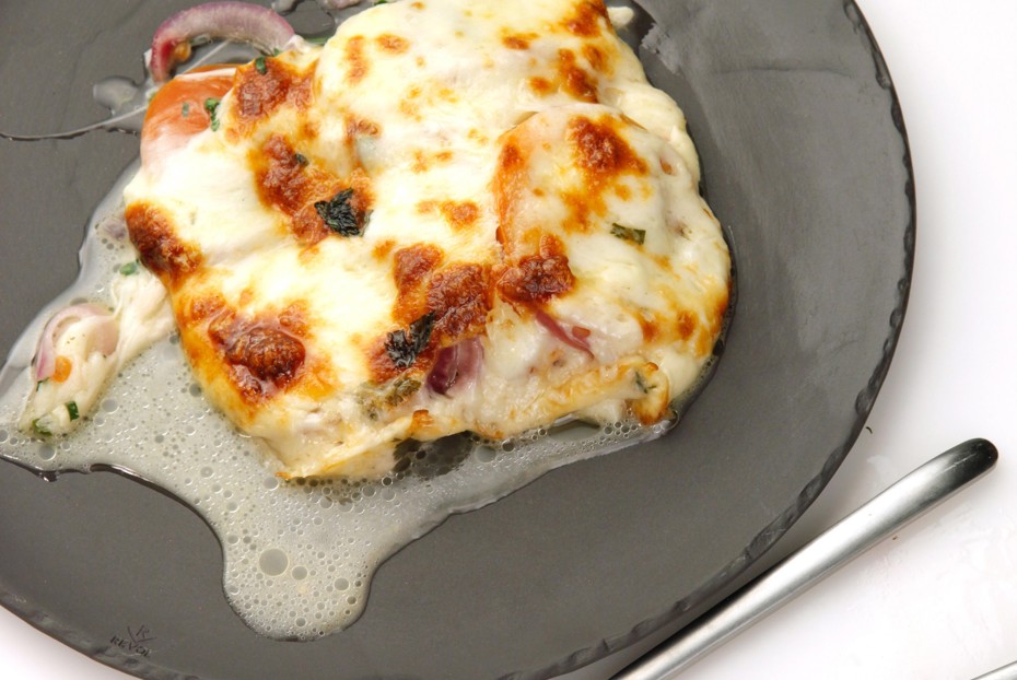 Фото рецепта Сулугуни, жаренный с помидорами