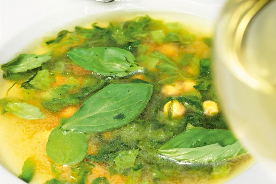 Фото рецепта Суп из салата и нута